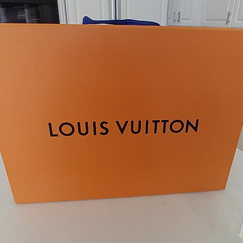 Louis Vuitton box